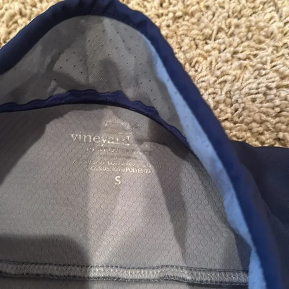 Vineyard Vines 1/4 Zip Fleece - Picture 5 of 6